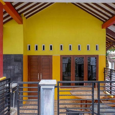 Хостел Koolkost Syariah Near Malioboro Area Джокьякарта Экстерьер фото