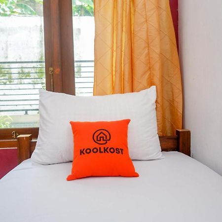 Хостел Koolkost Syariah Near Malioboro Area Джокьякарта Экстерьер фото