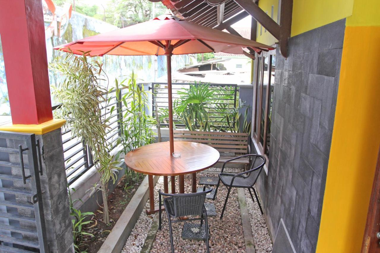 Хостел Koolkost Syariah Near Malioboro Area Джокьякарта Экстерьер фото
