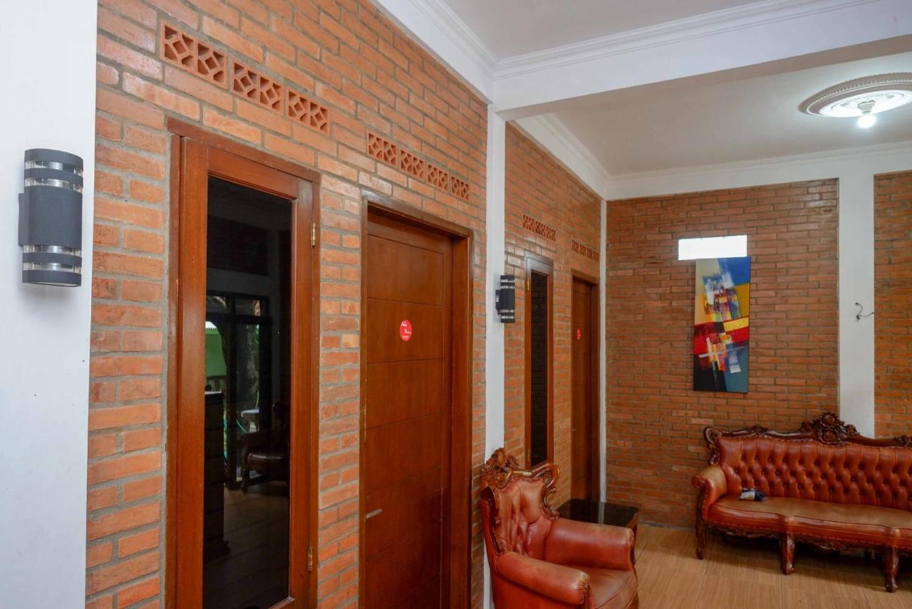 Хостел Koolkost Syariah Near Malioboro Area Джокьякарта Экстерьер фото