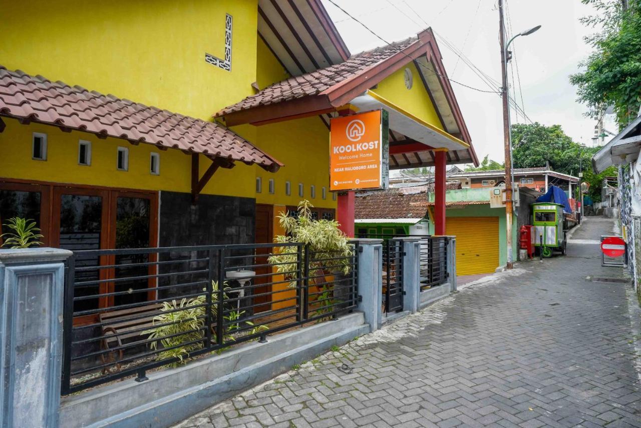 Хостел Koolkost Syariah Near Malioboro Area Джокьякарта Экстерьер фото