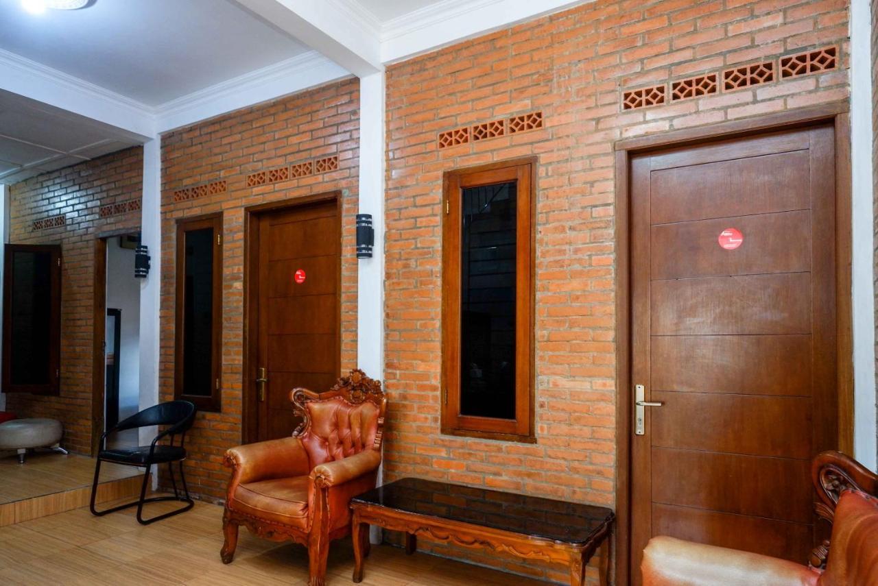 Хостел Koolkost Syariah Near Malioboro Area Джокьякарта Экстерьер фото
