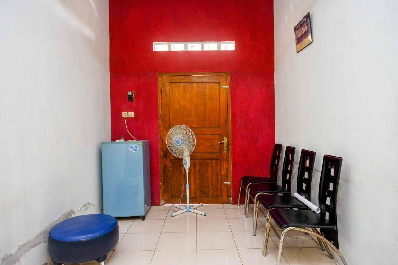 Хостел Koolkost Syariah Near Malioboro Area Джокьякарта Экстерьер фото